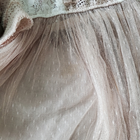 RYU Mixed Media Bowed Back Top - Picture 13 of 14